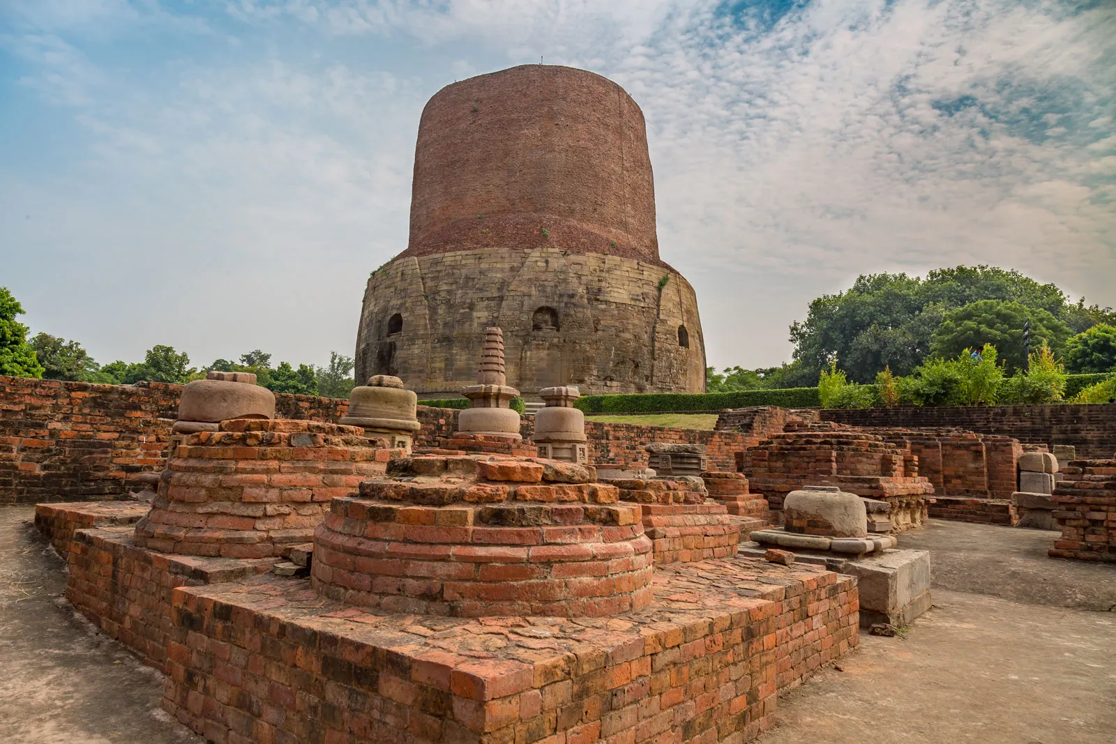 Sarnath-site-Dhamekh-Stupa-Varanasi-Uttar-Pradesh-India
