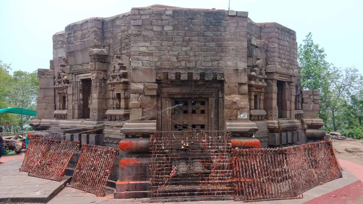 Which-God-is-in-Mundeshwari-Temple