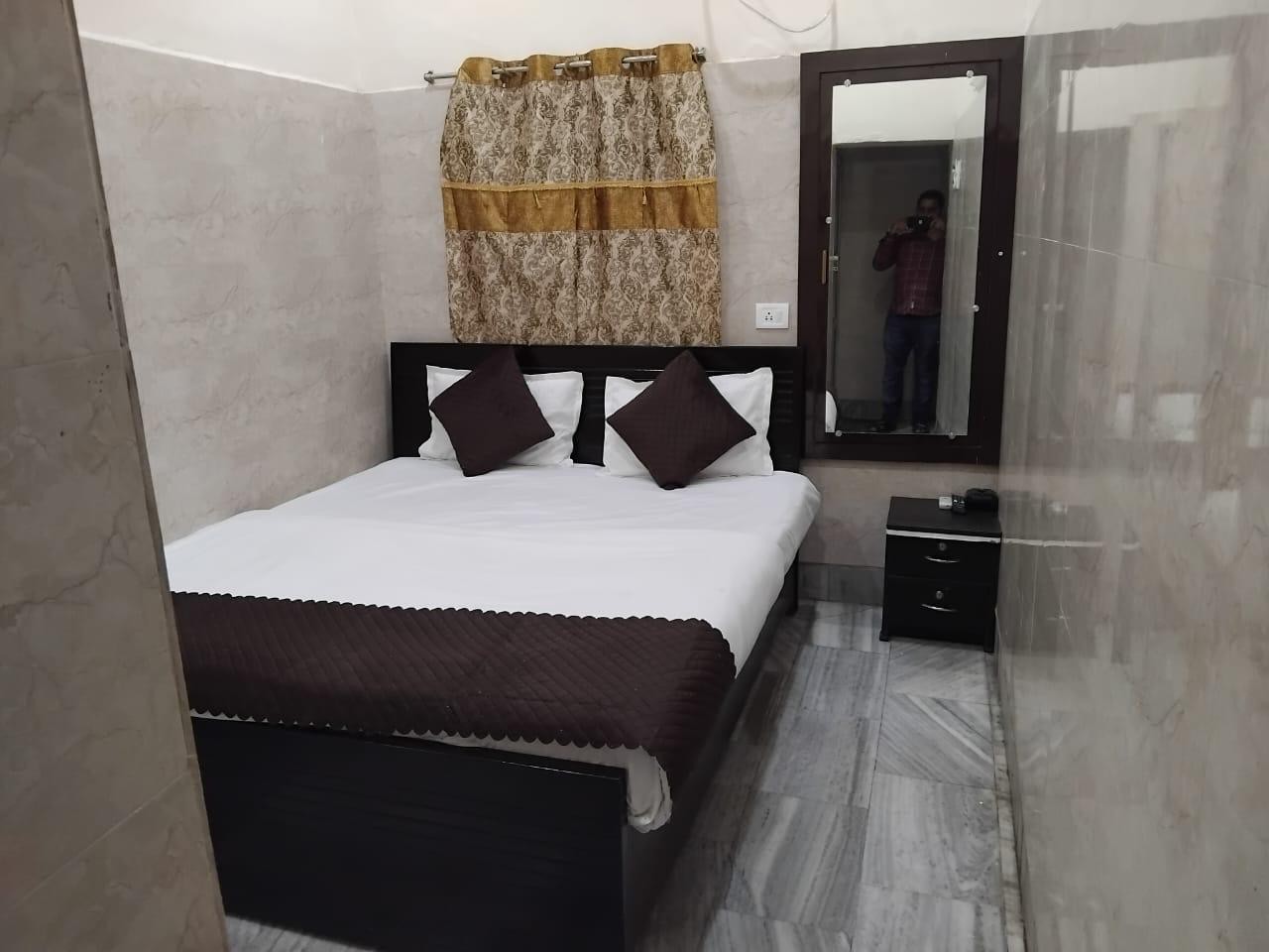 Stays Near Kashiviswanth in Varanasi